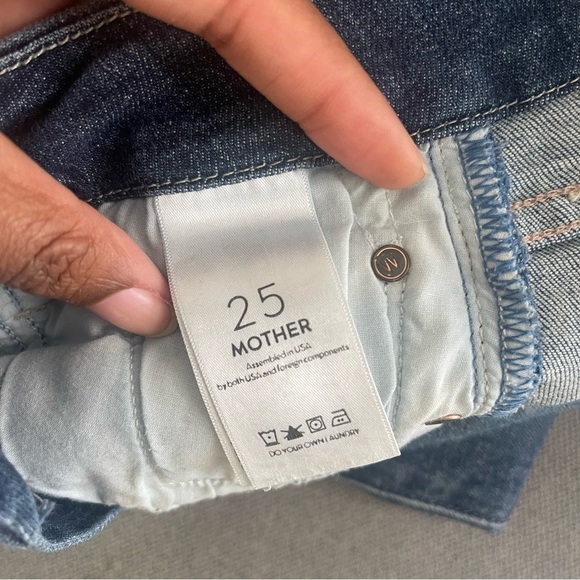 Mother Looker Ankle Fray in Girl Crush - Picture 9 of 11